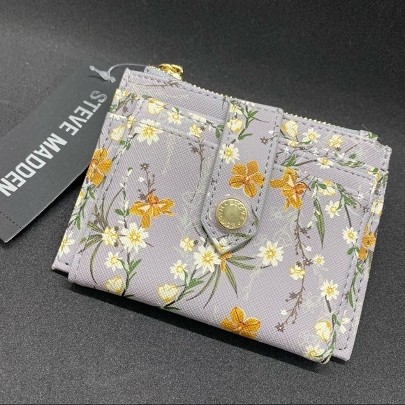 Steve Madden Floral Credit Card Wallet - Picture 8 of 10